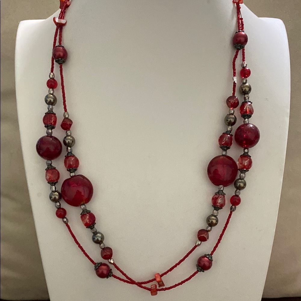 10/$10 Red Glass Beaded Necklace